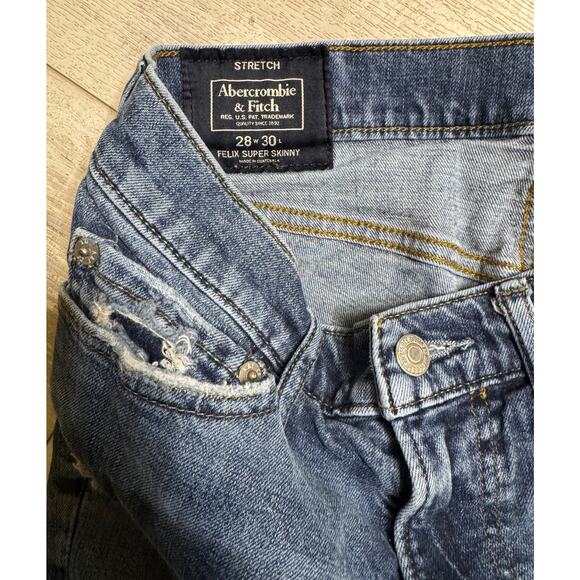 Abercrombie & Fitch Light Wash Ripped Jeans Athletic Flex Super Skinny 28x30 - Picture 4 of 4